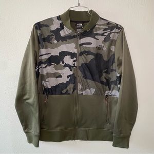 The North Face • Camo Full Zip Bomber Jacket • Green Camp Print • Men’s Medium